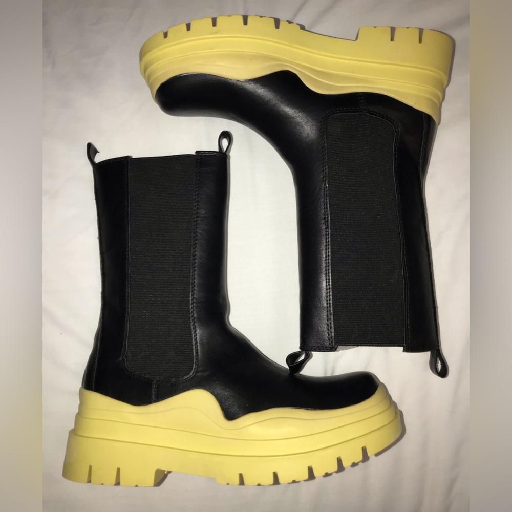Chase and Chloe Lug Sole Chelsea Boot